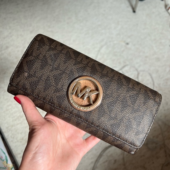 Michael Kors wallet - Picture 1 of 4
